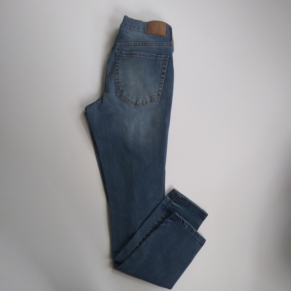 Aeropostale Straight Leg Jeans - Picture 2 of 9